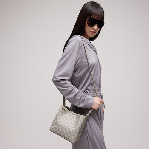 GG Emblem small bucket bag